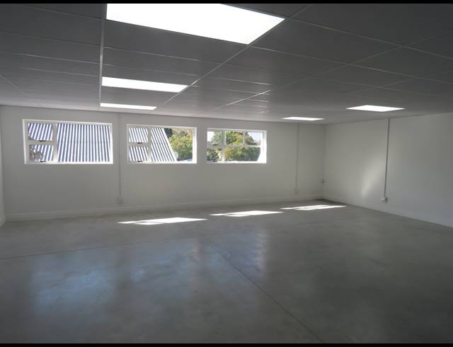 73M² OFFICE TO LET IN SOMERSET WEST CENTRAL